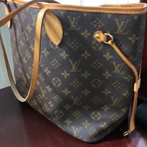 LOUIS VUITTON PURSE